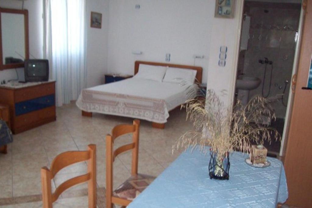 Georgia Studios Fourni Ikaria Zimmer foto